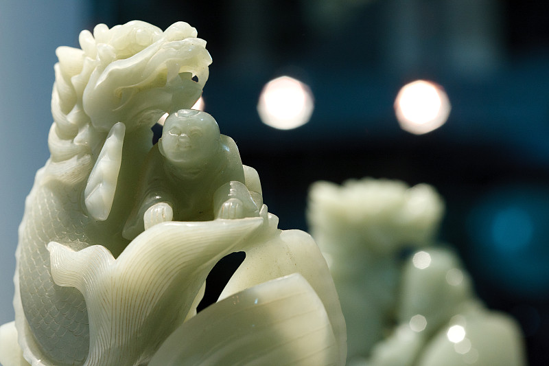 镇平玉雕在上海"玉龙奖"珠宝玉器展活动中再获佳绩_腾讯新闻" href="http://www.vcg.com/creative-image/zhubaozhanshi/