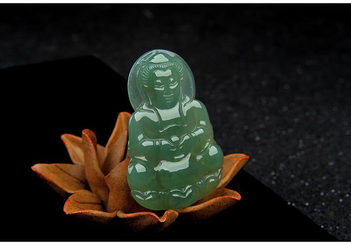 珠宝玉器 翡翠 冰种浅绿起胶翡翠观音挂件 18